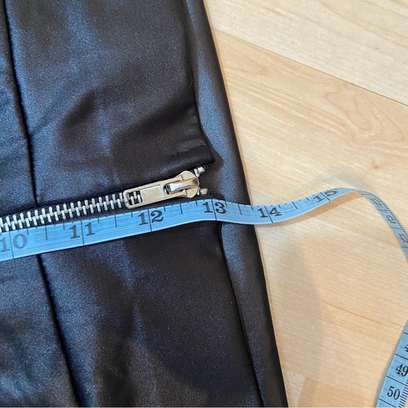 BNWT Boohoo women’s black front  zip wet‎ look leggings in size 6 - Picture 10 of 11